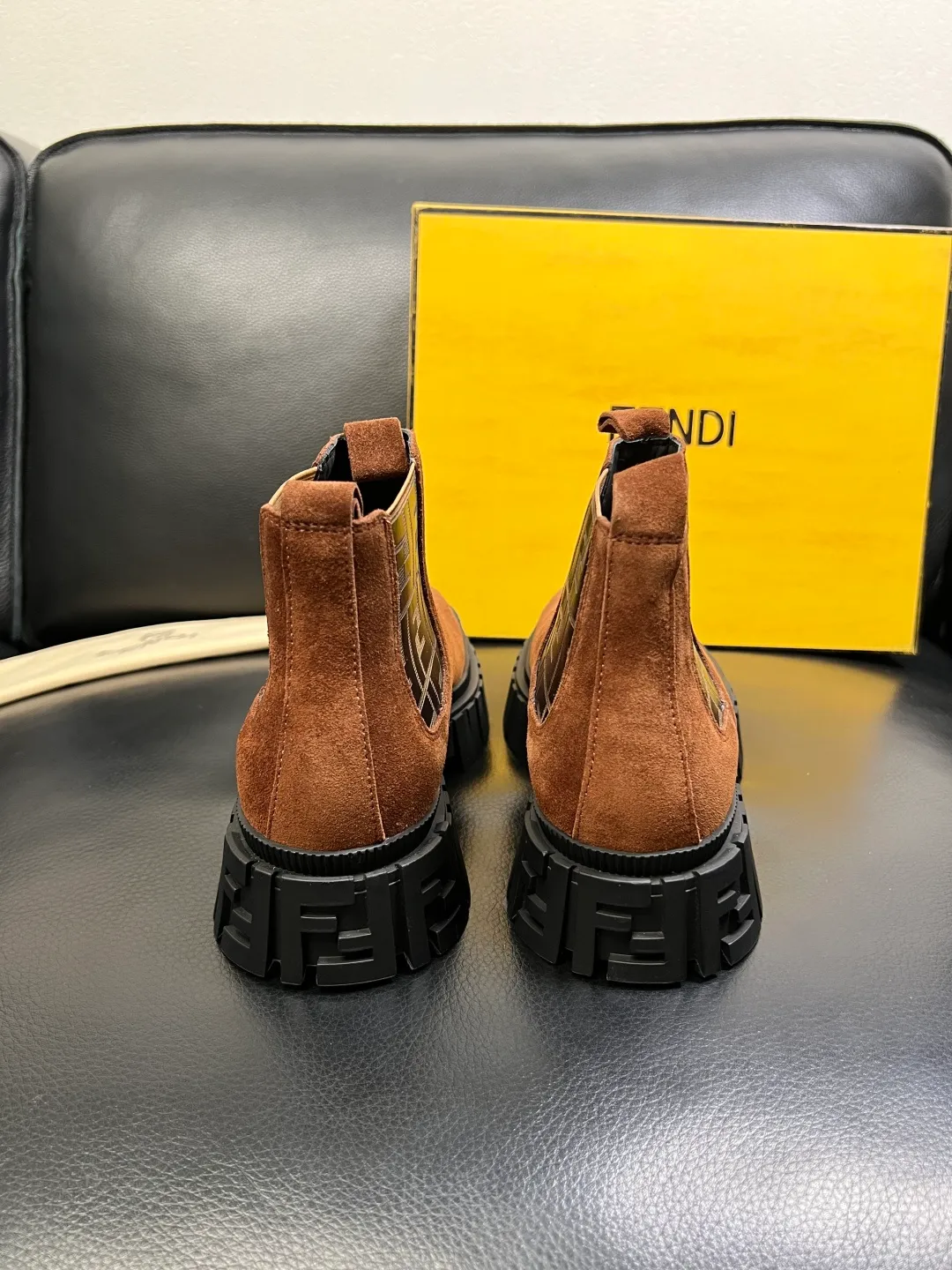 Men's shoes 💰900 FENDI High-quality top craftsmanship, Fendi boots high-top counter synchronization, original factory configuration imported Italian cowhide fly-knit fabric, imported cowhide lining, breathable and comfortable, soles: original soles specially provided by the original factory, original factory and single goods are welcome to compare, code number 39-44 (customized 38 45)